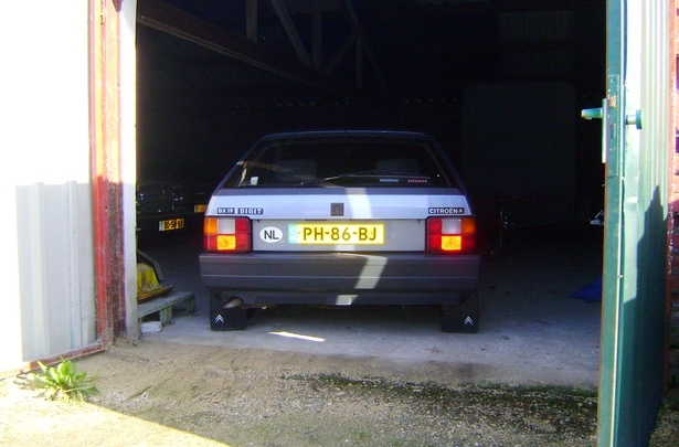 Maart: garagedeuren zwaaien open