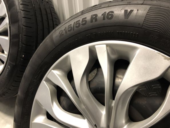 215/55/16 zomerbanden op velg C5 C4 Berlingo