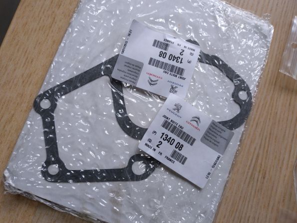 verzameling kleine onderdelen en interieurfilter